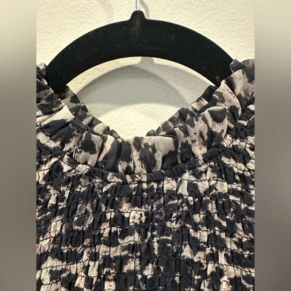 HIGH NECK going out top -cheetah SZ S A0037 - Picture 5 of 10